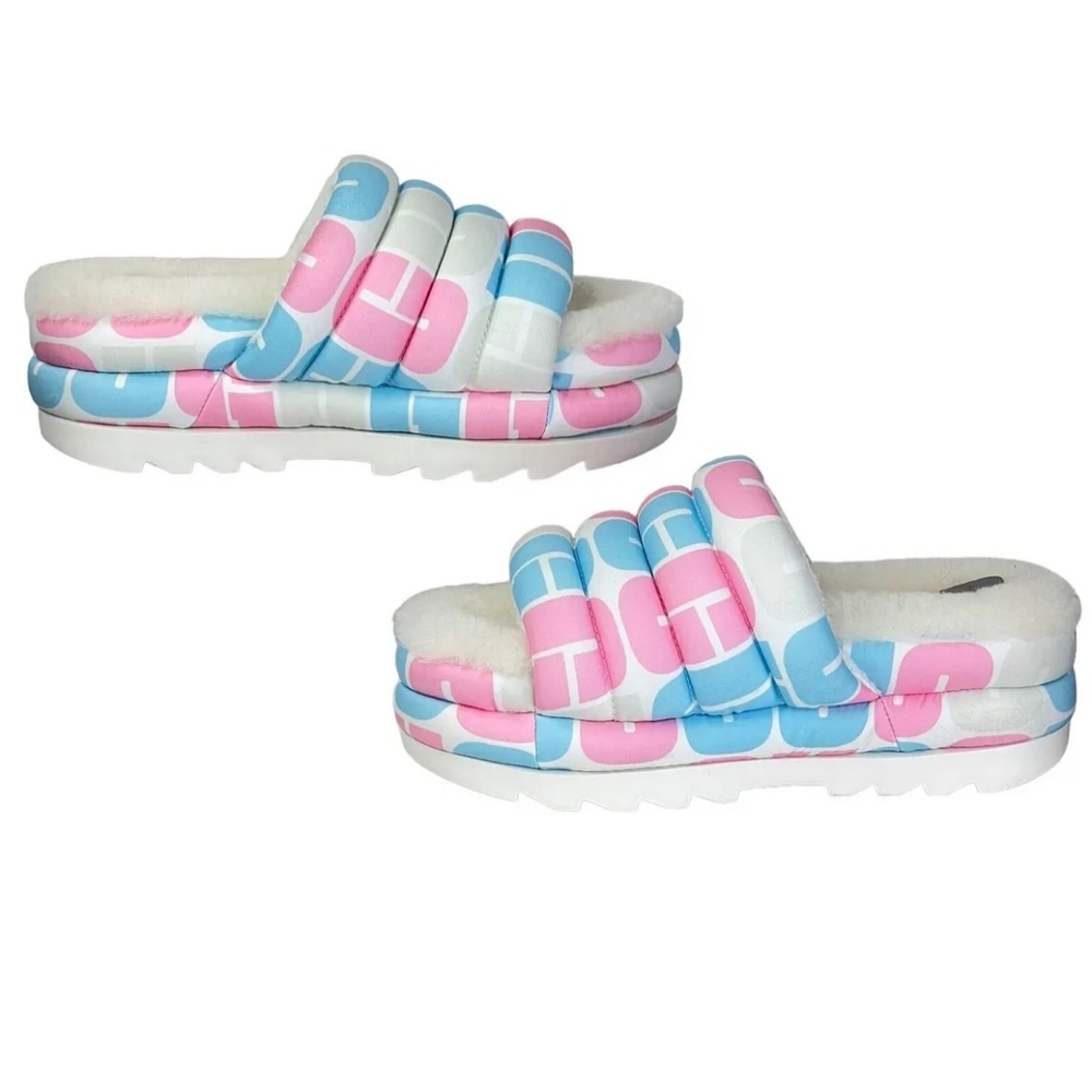 NEW | UGG | Maxi platform slides with shearling